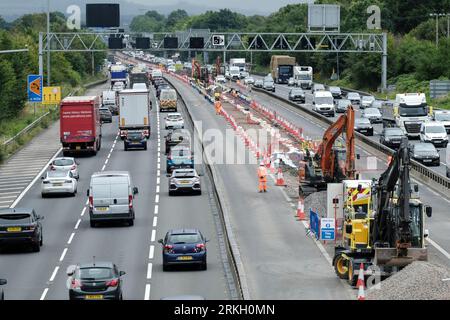 Bristol, UK. 25th Aug, 2023. Road works and Bank Holiday travel add to the congestion on the M4 motorway at Bristol. Highways England report average speeds of 20 Mph east bound and 29 Mph west bound. Credit: JMF News/Alamy Live News Stock Photo