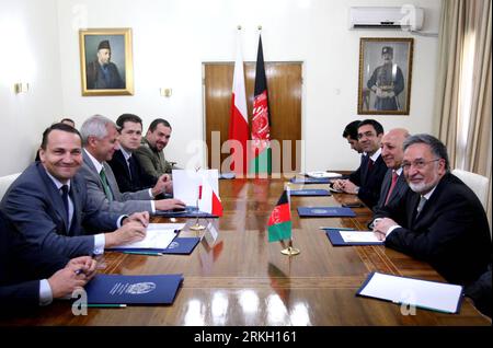 Bildnummer: 55674419  Datum: 02.08.2011  Copyright: imago/Xinhua (110802) -- KABUL, Aug. 2, 2011 (Xinhua) -- Afghan Foreign Minister Zalmai Rasoul (1st R) meets with his Polish counterpart Radoslaw Sikorski (1st L) in Kabul, Afghanistan, on Aug. 2, 2011. (Xinhua/Ahmad Massoud) (zf) AFGHANISTAN-POLAND-FOREIGN MINISTER-MEETING PUBLICATIONxNOTxINxCHN People Politik xjh x0x premiumd 2011 quer     Bildnummer 55674419 Date 02 08 2011 Copyright Imago XINHUA  Kabul Aug 2 2011 XINHUA Afghan Foreign Ministers Zalmai Rasoul 1st r Meets With His Polish Part Radoslaw Sikorski 1st l in Kabul Afghanistan ON Stock Photo