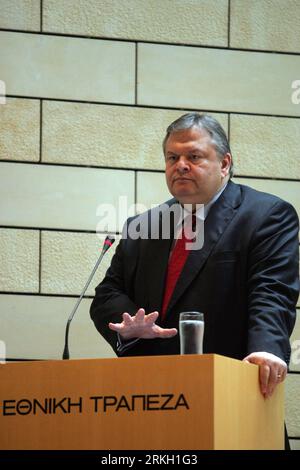 Bildnummer: 55675357  Datum: 02.08.2011  Copyright: imago/Xinhua (110802) -- ATHENS, Aug. 2, 2011 (Xinhua) -- Greek Deputy Prime Minister and Finance Minister Evangelos Venizelos speaks at a press conference held by the Organization for Economic Cooperation and Development (OECD) in Athens, capital of Greece, Aug. 2, 2011. OECD gave a vote of confidence for the Greek ambitious austerity plan here on Tuesday, saying the country s economy would grow by 0.6 percent in 2012. (Xinhua /Marios Lolos) (wjd) GREECE-OECD-ECONOMY PUBLICATIONxNOTxINxCHN People Politik Porträt Sparplan Sparpolitik Sparpake Stock Photo