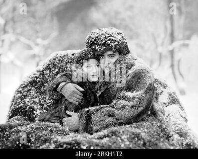 RENEE ADOREE und JOHN GILBERT in REDEMPTION (1930) unter der Regie von FRED NIBLO. Quelle: M.G.M. / Album Stockfoto