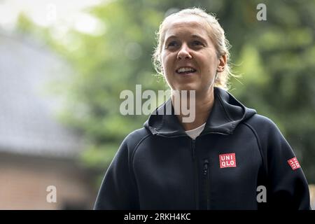 Monchengladbach, Deutschland. 25. August 2023. Die belgische Louise Versavel wurde am Freitag, den 25. August 2023, auf einer Pressekonferenz der belgischen belgischen Hockeynationalmannschaft der Roten Panther in Monchengladbach abgebildet. Die Red Panthers haben sich vom 18. August bis zum 27. August 2023 für das Finale der Frauen-Hockey-Europameisterschaft in Monchengladbach qualifiziert. BELGA PHOTO DIRK WAEM Credit: Belga News Agency/Alamy Live News Stockfoto