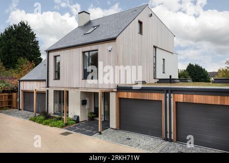 Glebe Road, Cambridge, England - 26. Oktober 2017: New Build City Housing Exteriors on Infill Development Stockfoto