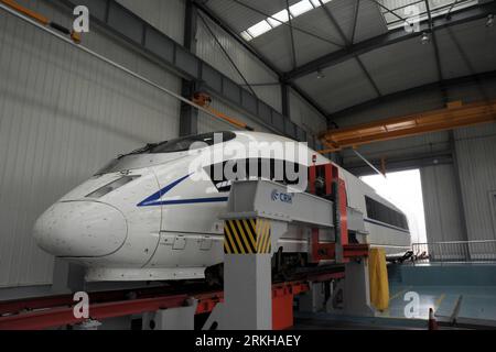 Bildnummer: 55781471  Datum: 16.08.2011  Copyright: imago/Xinhua (110816) -- SHANGHAI, Aug. 16, 2011 (Xinhua) -- A high-speed CRH 380BL train stops in a maintenance service center in Shanghai, east China, Aug. 16, 2011. China CNR Corp., (CNR) started to recall its high-speed trains used on the Beijing-Shanghai high-speed railway over safety concerns. The company will recall 54 trains step by step. (Xinhua/Liu Jianfeng)(mcg) CHINA-CNR-HIGH-SPEED TRAIN-RECALL (CN) PUBLICATIONxNOTxINxCHN Wirtschaft Transport Logistik Bahn Verkehr Gesellschaft Hochgeschwindigkeitszug xst 2011 quer o0 Zug    Bildnu Stock Photo