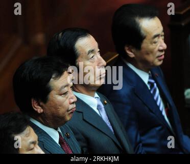 Bildnummer: 55853535  Datum: 30.08.2011  Copyright: imago/Xinhua (110830) -- TOKYO, Aug, 30, 2011 (Xinhua) -- Japanese new elected Prime Minister Yoshihiko Noda (3rd R) and outgoing Prime Minister Naoto Kan (1st R) attend the plenary meeting of the House of Representatives in Tokyo, Japan, Aug. 30, 2011. Former finance minister Yoshihiko Noda was elected as Japan s new prime minister Tuesday following the majority of votes in elections held at the House of Representatives, which is more powerful in the Diet or parliament. Noda becomes Japan s sixth prime minister since 2006. (Xinhua/Ji Chunpen Stock Photo