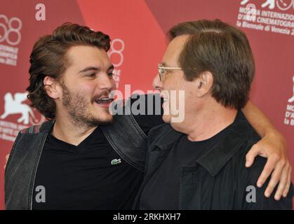 Bildnummer: 55927019  Datum: 08.09.2011  Copyright: imago/Xinhua (110908) -- VENICE, Sept. 8, 2011 (Xinhua) -- U.S. director William Friedkin (R) and actor Emile Hirsch pose during the photo-call for the film Killer Joe at the 68th Venice International Film Festival in Venice, Italy, Sept. 8, 2011. (Xinhua/Wang Qingqin) (zcc) ITALY-VENICE-FILM FESTIVAL- KILLER JOE PUBLICATIONxNOTxINxCHN People Entertainment Kultur Film 68 Internationale Filmfestspiele Venedig Photocall x0x xst premiumd 2011 quer      55927019 Date 08 09 2011 Copyright Imago XINHUA  Venice Sept 8 2011 XINHUA U S Director Willia Stock Photo