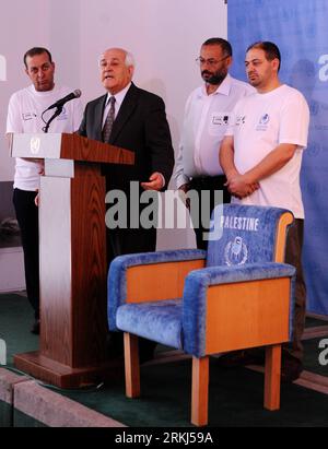 Bildnummer: 55990706  Datum: 15.09.2011  Copyright: imago/Xinhua (110915) -- NEW YORK, Sept. 15, 2011 (Xinhua) -- Riyad Mansour (2nd L), the Palestinian permanent observer to the United Nations, speaks at a press conference at the UN headquarters in New York, the United States, Sept. 15, 2011. Mansour said here on Thursday that we will make the final decision soon on how to proceed with the efforts to seek the UN recognition of its statehood and Palestinian President will announce the final decision. (Xinhua/Shen Hong) UNITED NATIONS-PALESTINE-STATEHOOD PUBLICATIONxNOTxINxCHN People Politik An Stock Photo