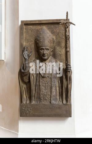 Relief von Papst Benedikt XVI Stockfoto