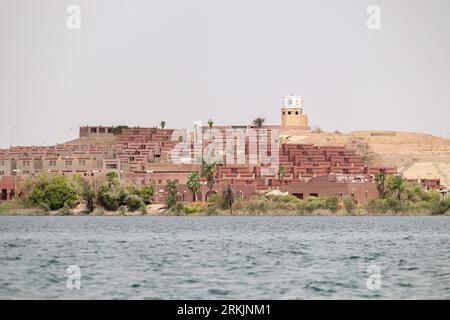 Touristisches Dorf am Nasser-See in Assuan, Ägypten Stockfoto