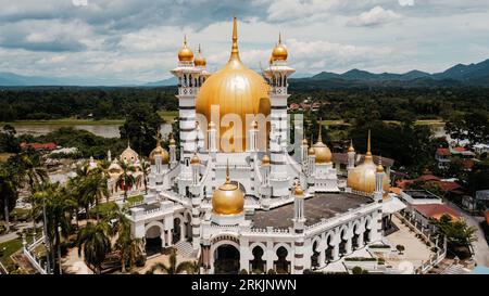 An aerial view of the Masjid DiRaja Ubudiah in Kuala Kangsar, Malaysia Stockfoto
