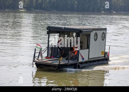 Batina, Croatia. 24th Aug, 2023. Ship Swan is a connection between Batin and Liberland, near Batina, Croatia, on August 24, 2023. Liberland, also known as the Free Republic of Liberland, is an unrecognised micronation in Southeast Europe claiming an uninhabited parcel of disputed land on the western bank of the Danube, between Croatia and Serbia. It was proclaimed on 13 April 2015 by a eurosceptic politician from the Czech Republic Vit Jedlicka. Photo: Davor Javorovic/PIXSELL Credit: Pixsell/Alamy Live News Stockfoto
