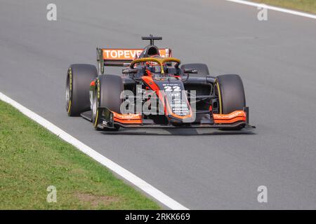 ZANDVOORT, NIEDERLANDE - AUGUST 25: Richard Verschoor von van Amersfoort Racing Formula 2 Free Practice während der Formel 1 auf dem Circuit Zandvoort auf A Stockfoto