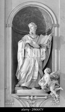 GENUA, ITALIEN - 7. MÄRZ 2023: Die Statue des Heiligen Gregor der große in der Kirche Basilica di Santa Maria Assunta von Diego Carlone (1740). Stockfoto