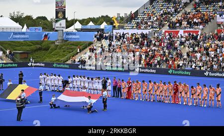 Monchengladbach, Deutschland. 25. August 2023. Belgische und niederländische Spieler treffen am Donnerstag, den 24. August 2023, in Monchengladbach, Deutschland, auf ein Eishockeyspiel zwischen der belgischen Nationalmannschaft Red Panthers und Deutschland, das Halbfinale der Frauen-Europameisterschaften. Die EuroHockey-Meisterschaften 2023 finden vom 18. August bis zum 27. August 2023 statt. BELGA PHOTO DIRK WAEM Credit: Belga News Agency/Alamy Live News Stockfoto