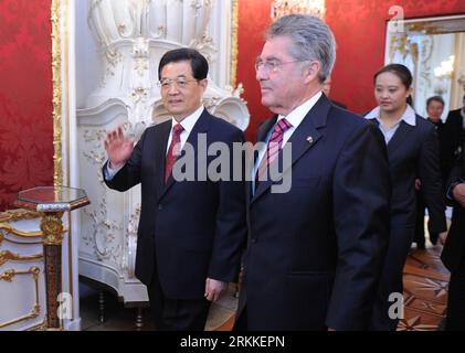 Bildnummer: 56233355 Datum: 31.10.2011 Copyright: imago/Xinhua (111031) -- WIEN, 31. Oktober 2011 (Xinhua) -- Besuch des chinesischen Präsidenten Hu Jintao (L) im Gespräch mit seinem österreichischen Amtskollegen Heinz Fischer in Wien, Österreich, 31. Oktober 2011. (Xinhua/Zhang Duo) (zgp) AUSTRIA-VIENNA-HU JINTAO-HEINZ FISCHER-TALKS (CN) PUBLICATIONxNOTxINxCHN People Politik xjh x0x Premiere 2011 quer 56233355 Datum 31 10 2011 Copyright Imago XINHUA Wien OCT 31 2011 XINHUA Besuch des chinesischen Präsidenten HU Jintao l Gespräche mit seinem österreichischen Part Heinz Fischer in Wien OCT 31 2011 XINHUA Zhang Duo zgp Austria VI Stockfoto