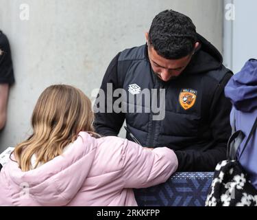 Hull, Großbritannien. 25. August 2023. Allahyar Sayyadmanesh #9 von Hull City während des Sky Bet Championship Matches Hull City vs Bristol City im MKM Stadium, Hull, Großbritannien, 25. August 2023 (Foto: Mark Cosgrove/News Images) in Hull, Großbritannien am 25.08.2023. (Foto: Mark Cosgrove/News Images/SIPA USA) Credit: SIPA USA/Alamy Live News Stockfoto