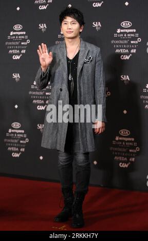 Bildnummer: 56244358  Datum: 03.11.2011  Copyright: imago/Xinhua (111103) -- SEOUL, Nov. 3, 2011 (Xinhua) -- South Korean actor Ji Sung poses for photos during the opening ceremony of the Style Icon Awards (SIA) in Seoul, South Korea, on Nov. 3, 2011. (Xinhua/Park Jin Hee) (srb) SOUTH KOREA-SEOUL-FASHION-AWARDING CEREMONY PUBLICATIONxNOTxINxCHN People Entertainment Film xjh x0x premiumd 2011 hoch      56244358 Date 03 11 2011 Copyright Imago XINHUA  Seoul Nov 3 2011 XINHUA South Korean Actor ji Recovery Poses for Photos during The Opening Ceremony of The Style Icon Awards Sia in Seoul South Ko Stock Photo