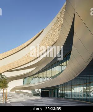 Facade curvature and glazing. 360 Mall, Kuweit City, Kuwait. Architect: CRTKL, 2021. Stock Photo