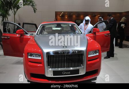 Bildnummer: 56269549  Datum: 10.11.2011  Copyright: imago/Xinhua (111111) -- DUBAI, Nov. 11, 2011 (Xinhua) -- A Rolls-Royce luxury car is seen at the 2011 Dubai international auto show in Dubai, the United Arab Emirates (UAE), on Nov. 10, 2011. The five-day car exhibition, the biggest in the Middle East, was opened on Nov. 10. (Xinhua/Ma Xiping) (qs) UAE-DUBAI-CAR EXHIBITION PUBLICATIONxNOTxINxCHN Wirtschaft Automobilwirtschaft Auto Messe Automesse x2x xtm 2011 quer o0 Ghost     56269549 Date 10 11 2011 Copyright Imago XINHUA  Dubai Nov 11 2011 XINHUA a Rolls Royce Luxury Car IS Lakes AT The 2 Stock Photo