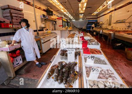 New York, USA - 20. Juli 2023: Ein Fischgeschäft in Chinatown, Manhattan, New York. Stockfoto