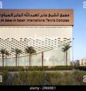 Fassade des International Tennis Complex. 360 Mall, Kuweit City, Kuwait. Architekt: CRTKL, 2021. Stockfoto