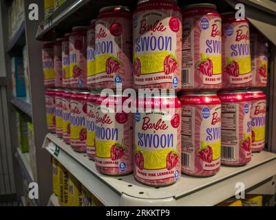 Cans of Swoon brand Barbie themed pink lemonade, monk-fruit sweetened zero-sugar in a supermarket in New York on Wednesday, August 16, 2023. (© Richard B. Levine) Stock Photo