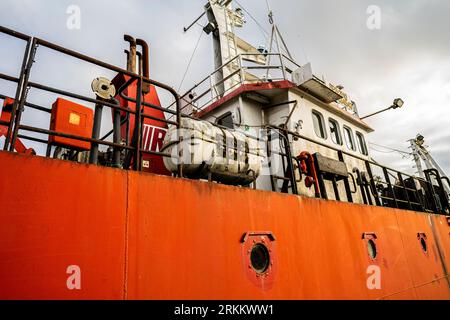 Port Dziwnów - Fischerboote im Hafen Stockfoto