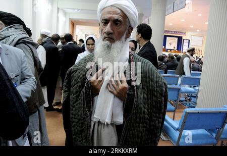 Bildnummer: 56287398  Datum: 16.11.2011  Copyright: imago/Xinhua (111116) -- KABUL, Nov. 16, 2011 (Xinhua) -- Afghan men attend the Loya Jirga or traditional grand assembly,in Kabul, Afghanistan, Nov. 16, 2011. Afghan president HamidKarzai on Wednesday said that having strategic partnership with U.S. would benefit Afghanistan. (Xinhua/Ahmad Massoud) AFGHANISTAN-KABUL-GRAND COUNCIL PUBLICATIONxNOTxINxCHN Politik xjh x1x 2011 quer     56287398 Date 16 11 2011 Copyright Imago XINHUA  Kabul Nov 16 2011 XINHUA Afghan Men attend The Loya Jirga or Traditional Grand Assembly in Kabul Afghanistan Nov 1 Stock Photo