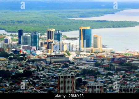 Bildnummer: 56290601  Datum: 14.11.2011  Copyright: imago/Xinhua (111117) -- PORT OF SPAIN, Nov. 17, 2011 (Xinhua) -- Photo taken on Nov. 14, 2011 shows a view of the Port of Spain, Trinidad and Tobago. With an area of 5,128 square km and a population over 1.3 million, Trinidad and Tobago is located at the Caribbean Sea with Port of Spain as its capital. The country consists of two main islands, Trinidad anf Tobago, and numerous smaller landforms. Port of Spain is the biggest of the four major ports of the country with about 420,000 residents. The city has an average annual temperature of 25 d Stock Photo