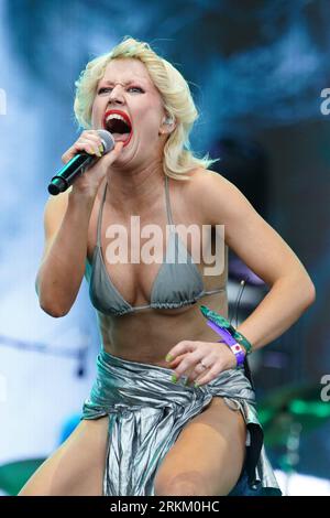 Amy Taylor, Leadsängerin von Amyl and the Sniffers, tritt in All Points East, Victoria Park, East London auf. Bilddatum: Freitag, 25. August 2023. Stockfoto