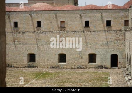 Die Architektur des ehemaligen Convento von Santo Domingo de Guzman, Oaxaca. Patios of the Cultures Museum, Oaxaca Mexiko. Stockfoto