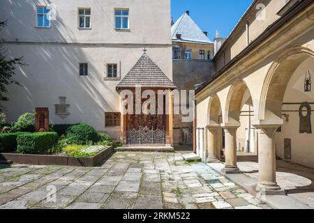 Armenische Kathedrale von Lviv Courtyard - Lviv, Ukraine Stockfoto