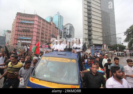 Dhaka Bangladesch 25. August 2023.Mitglieder des ständigen Komitees der Partei, Mirza Abbas, und andere Führer und Aktivisten nahmen an dem schwarzen marsch Teil Stockfoto