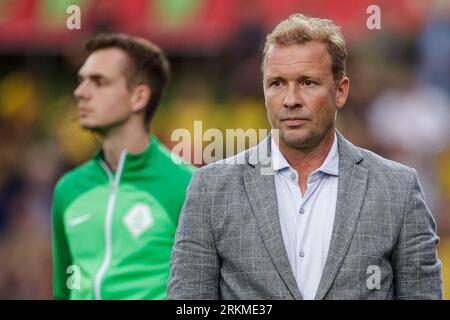 Venlo, Netherlands. 25th Aug, 2023. VENLO, NETHERLANDS - AUGUST 25: Head Coach Rick Kruys of VVV Venlo looks on during the Dutch Keuken Kampioen Divisie match between VVV Venlo and Jong FC Utrecht at Covebo Stadion - De Koel on August 25, 2023 in Venlo, Netherlands. (Photo by Broer van den Boom/Orange Pictures) Credit: Orange Pics BV/Alamy Live News Stockfoto