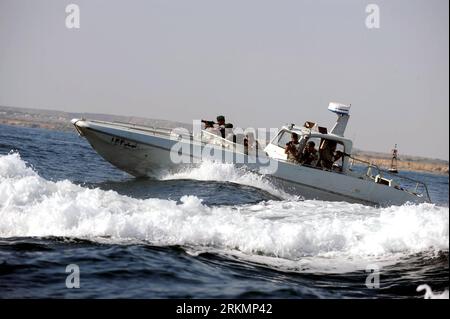 Bildnummer: 56790952  Datum: 28.12.2011  Copyright: imago/Xinhua (111229) -- CHABAHAR, Dec. 29, 2011 (Xinhua) -- Soldiers are seen on a military speed boat during Iranian naval maneuvers dubbed Velayat 90 on the Sea of Oman, Iran, Dec. 28, 2011. The Iranian Navy launched 10-day massive naval exercises in the international waters on Saturday. The naval drills, dubbed Velayat 90, cover an area of 2,000 km stretching from the east of the Strait of Hormuz in the Persian Gulf to the Gulf of Aden. (Xinhua/Stringer/Ali Mohammadi) IRAN-NAVAL MANEUVERS-SEA OF OMAN PUBLICATIONxNOTxINxCHN Gesellschaft Mi Stock Photo