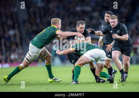 Twickenham Stadium, London, UK. 25th Aug, 2023. Summer Rugby International, New Zealand versus South Africa; Sam Whitelock of New Zealand is tackled Credit: Action Plus Sports/Alamy Live News Stock Photo