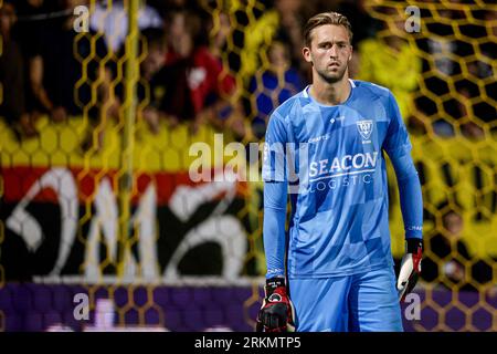 Venlo, Niederlande. 25. August 2023. VENLO, NIEDERLANDE - AUGUST 25: Torhüter Jan de Boer von VVV-Venlo schaut beim niederländischen Keuken Kampioen Divisie-Spiel zwischen VVV Venlo und Jong FC Utrecht im Covebo Stadion - de Koel am 25. August 2023 in Venlo, Niederlande. (Foto: Broer van den Boom/Orange Pictures) Credit: Orange Pics BV/Alamy Live News Stockfoto
