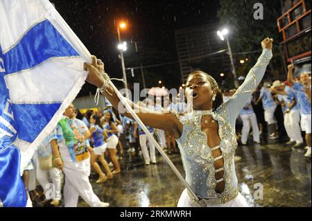 Bildnummer: 56845299  Datum: 08.01.2012  Copyright: imago/Xinhua (120109) -- RIO DE JANEIRO, Jan. 9, 2012 (Xinhua) -- Beija-flor samba school attend the rehearsal at Sambadrome in Rio de Janeiro, Brazil, on Jan. 8, 2012. The technical rehearsals of Rio Samba Parade 2012 kicked off here today. The 2012 Rio Carnival is to be held from Feb. 18 to 21. (Xinhua/Weng Xinyang) (lr) BRAZIL-RIO DE JANEIRO-SAMBA REHEARSAL PUBLICATIONxNOTxINxCHN Gesellschaft Karneval Sambaschule Tanz Probe xjh x0x premiumd 2012 quer      56845299 Date 08 01 2012 Copyright Imago XINHUA  Rio de Janeiro Jan 9 2012 XINHUA Bei Stock Photo