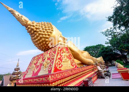Das Hotel liegt in einem separaten Gehege, direkt neben dem Ort der Großen Goldenen Stupa, errichtet im dritten Jahrhundert n. Chr., ein wichtiges nationales Monument in La Stockfoto