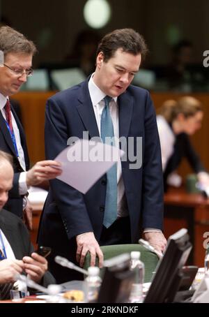 Bildnummer: 57095875 Datum: 21.02.2012 Copyright: imago/Xinhua (120221) -- BRÜSSEL, 21. Februar 2012 (Xinhua) -- der britische Schatzkanzler George Osborne nimmt am 21. Februar 2012 an einem ECOFIN-Treffen am EU-Hauptsitz in Brüssel, der belgischen Hauptstadt, Teil. (Xinhua/Thierry Monasse) (ypf) BELGIEN-BRÜSSEL-EU-ECOFIN PUBLICATIONxNOTxINxCHN People Politik Finanzministertreffen Finanzminister xjh x0x premiumd 2012 hoch 57095875 Datum 21 02 2012 Copyright Imago XINHUA Brüssel 21. Februar 2012 XINHUA der britische Schatzkanzler George Osborne nimmt an der ECOFIN-Sitzung IM EU-Headqua Teil Stockfoto