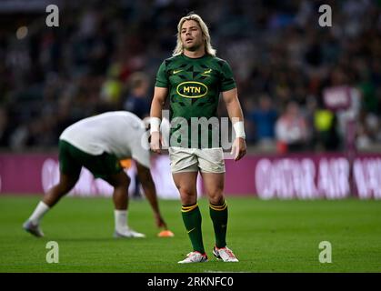 Twickenham, United Kingdom. 25th Aug, 2023. New Zealand V South Africa 2023 Rugby World Cup warm up match for the Qatar Airways Cup. Twickenham Stadium. Twickenham. Faf de Klerk (South Africa) during the warm up before the New Zealand V South Africa 2023 Rugby World Cup warm up match for the Qatar Airways Cup. Credit: Sport In Pictures/Alamy Live News Stock Photo