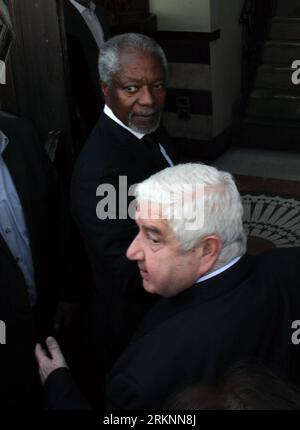 Bildnummer: 57339055  Datum: 10.03.2012  Copyright: imago/Xinhua (120310) -- DAMASCUS, March 10, 2012 (Xinhua) -- Syrian Foreign Minister Walid al-Moallem (back) and Kofi Annan, the joint special envoy of the UN and Arab League (AL) for Syria, arrive for lunch at al-Naranj restaurant in the old city of Damascus, Syria on March 10, 2012. Kofi Annan arrived in the Syrian capital of Damascus on Saturday to mediate the year-long crisis. (Xinhua/Hazim)(cl) SYRIA-DAMASCUS-KOFI ANNAN-VISIT PUBLICATIONxNOTxINxCHN People Politik xda x0x premiumd 2012 hoch      57339055 Date 10 03 2012 Copyright Imago X Stock Photo