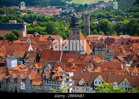 Blick auf das Stadtzentrum mit Guelph Castle, St. Blasius-Kirche und Mauerturm, Deutschland, Niedersachsen, Hannoversch-Muenden Stockfoto