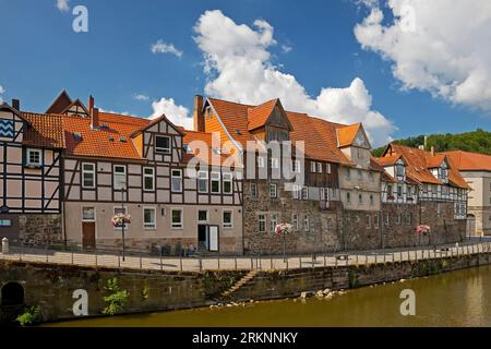 Fachwerkhäuser an der Werra, Deutsche Holzrahmenstraße, Deutschland, Niedersachsen, Hannoversch Muenden Stockfoto