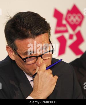 Bildnummer: 57770148 Datum: 30.03.2012 Copyright: imago/Xinhua (120330) -- LONDON, 30. März 2012 (Xinhua) -- Sebastian Coe, Vorsitzender des London 2012 Organising Committee (LOCOG), reagiert während der Abschlusspressekonferenz der Koordinationskommission des Internationalen Olympischen Komitees (IOC) in London, der britischen Hauptstadt, am 30. März 2012. (Xinhua/Wang Lili) BRITAIN-LONDON-LOCOG-IOC-COCOM-PRESS-KONFERENZ PUBLICATIONxNOTxINxCHN Funktionäre Vorschau OS Olympische Spiele Sommerspiele Olympiade xda x0x 2012 Quadrat 57770148 Datum 30 03 2012 Copyright Imago XINHUA London März 30 20 Stockfoto