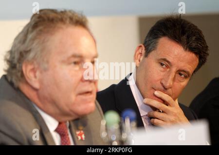 Bildnummer: 57770150  Datum: 30.03.2012  Copyright: imago/Xinhua (120330) -- LONDON, March 30, 2012 (Xinhua) -- Sebastian Coe (R),chairman of the London 2012 Organising Committee (LOCOG) looks as the International Olympic Committee(IOC) s Coordination Commission (CoCom) Chairman Denis Oswald answers the questions during the CoCom closing press conference in London, capital of Britain, March 30, 2012. (Xinhua/Wang Lili) BRITAIN-LONDON-LOCOG-IOC-COCOM-PRESS CONFERENCE PUBLICATIONxNOTxINxCHN Funktionäre Vorschau OS Olympische Spiele Sommerspiele Olympiade xda x0x 2012 quer      57770150 Date 30 0 Stock Photo