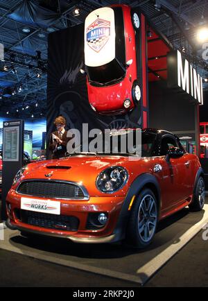 Bildnummer: 57876730 Datum: 05.04.2012 Copyright: imago/Xinhua (120405) -- NEW YORK, 5. April 2012 (Xinhua) -- The Mini John Cooper Works Coupe wird während einer Pressesprechung der New York International Auto Show in New York, USA, am 5. April 2012 gezeigt. Die New York International Auto Show wird am 6. April für die Öffentlichkeit geöffnet sein. (Xinhua/Zhai Xi) U.S.-NEW YORK-INTERNATIONAL AUTO SHOW PUBLICATIONxNOTxINxCHN Wirtschaft Messe Automesse xjh x2x 2012 hoch o0 Auto, Autoindustrie 57876730 Datum 05 04 2012 Copyright Imago XINHUA New York 5. April 2012 XINHUA The Mini John Cooper Works Coupe Stockfoto