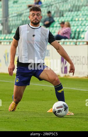 Armco Arena, Solihull, Großbritannien, 25. August 2023, Solihull Moors Kyle Morrison erwärmt sich während des Spiels der Vanarama National League zwischen Solihull Moors FC und FC Halifax Town in der Solihull Moors Armco Arena Stockfoto