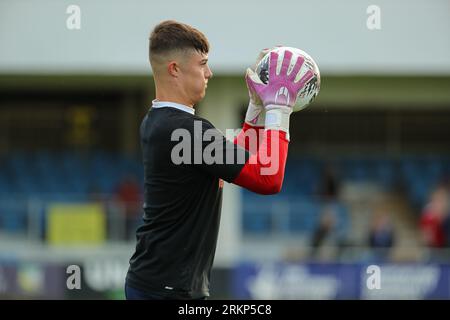 Armco Arena, Solihull, UK, 25. August 2023, Solihull Moors Torhüter Tommy Simkin wärmt sich während des Spiels der Vanarama National League zwischen Solihull Moors FC und FC Halifax Town in der Solihull Moors Armco Arena auf Stockfoto