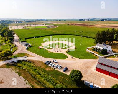 Luftaufnahme des Field of Dreams an einem Sommernachmittag in der Nähe von Dyersville, Iowa, USA. Stockfoto