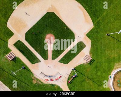 Luftaufnahme des Field of Dreams an einem Sommernachmittag in der Nähe von Dyersville, Iowa, USA. Stockfoto